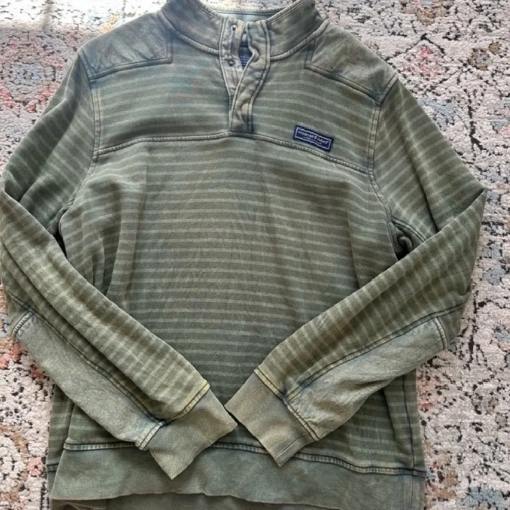 MENS |Vineyard Vines | L | 1/4 Zip Woodhouse Dye Shep Shirt - Picture 1 of 3
